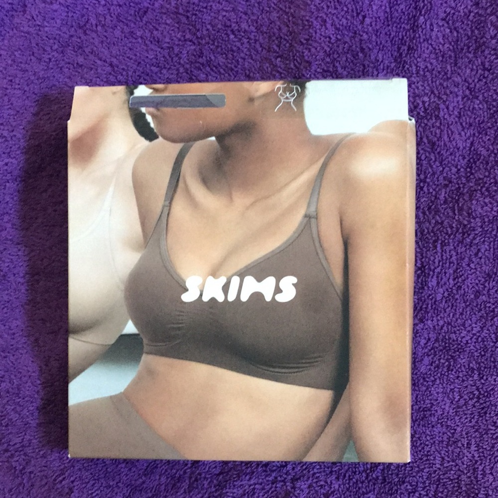 Skims low back bra
